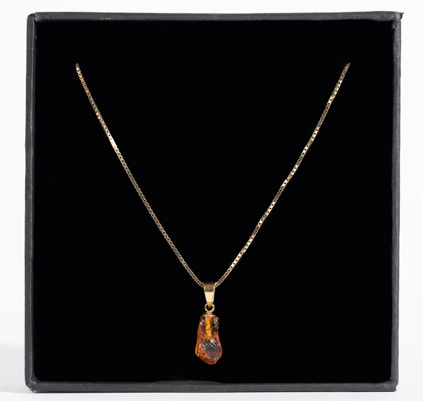 Retiazka s hessonitom – kameň vnútornej sily a rovnováhy.